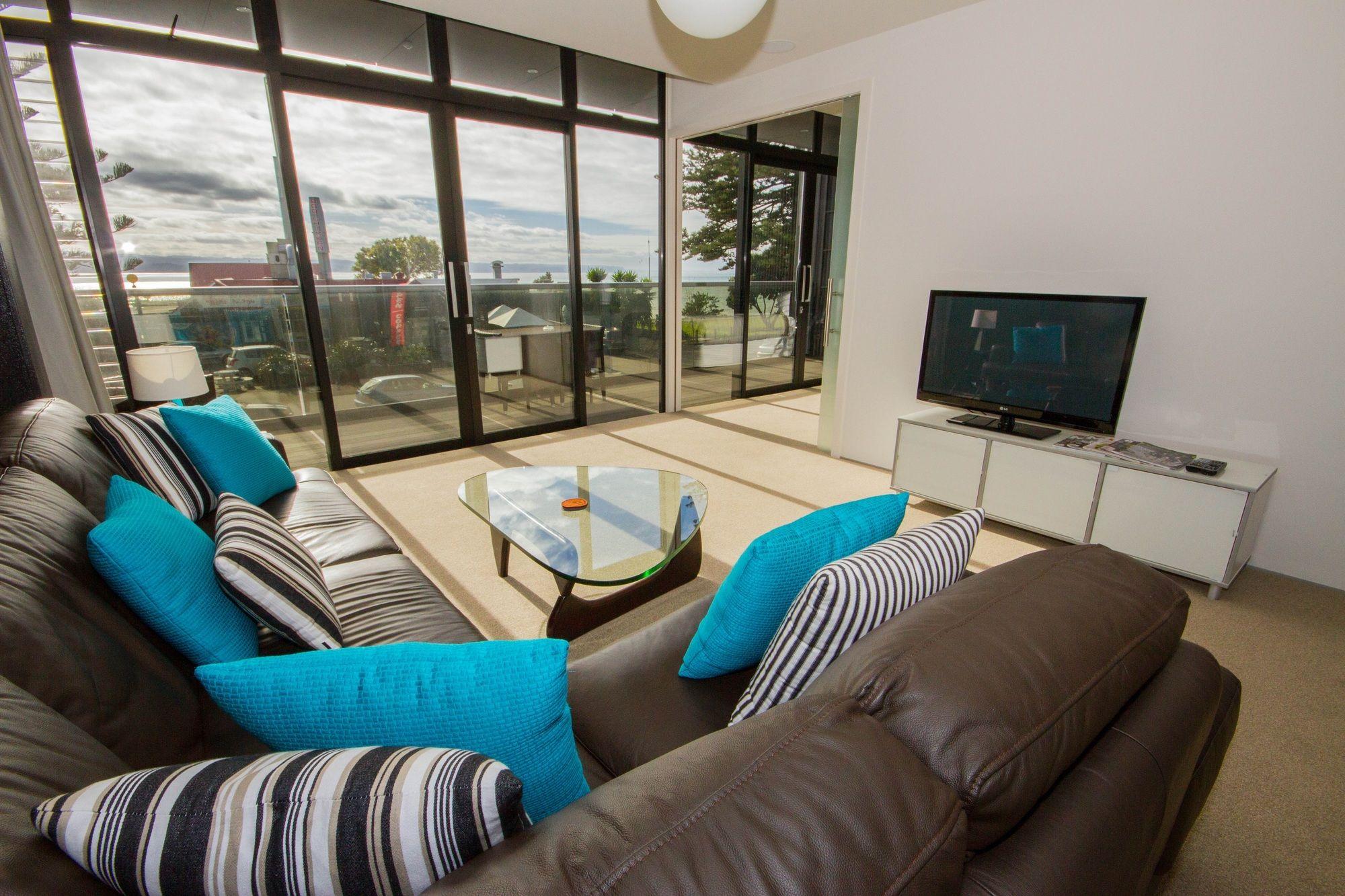 Navigate Seaside Hotel & Apartments Napier Exterior photo