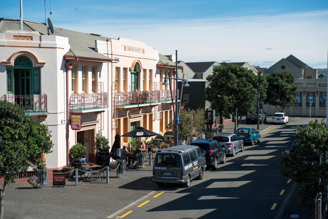 Navigate Seaside Hotel & Apartments Napier Exterior photo