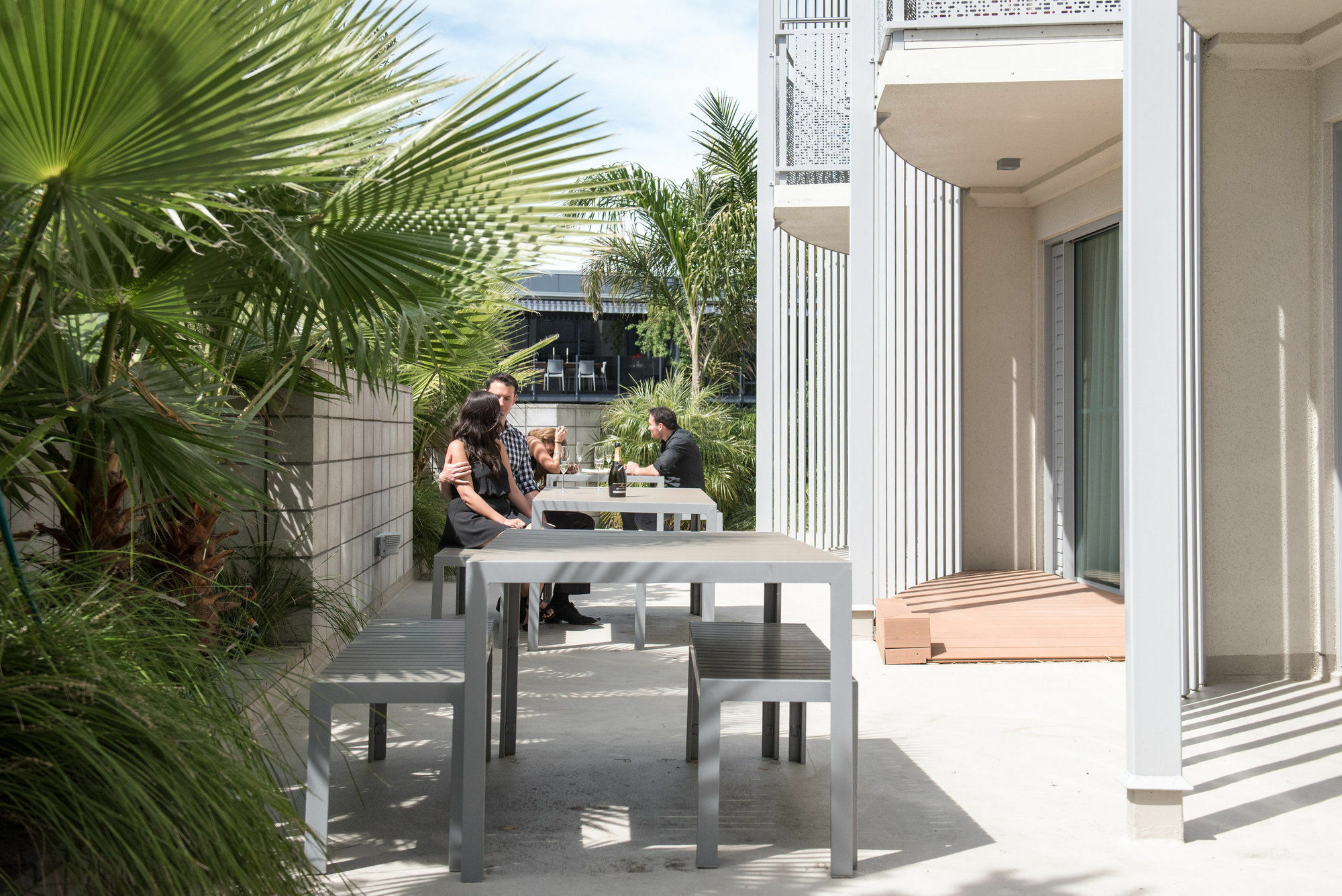 Navigate Seaside Hotel & Apartments Napier Exterior photo