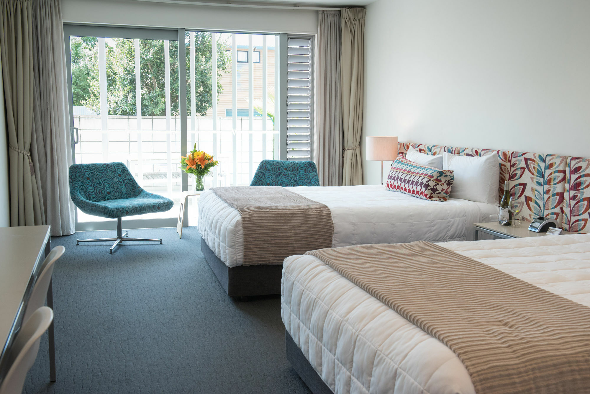 Navigate Seaside Hotel & Apartments Napier Exterior photo